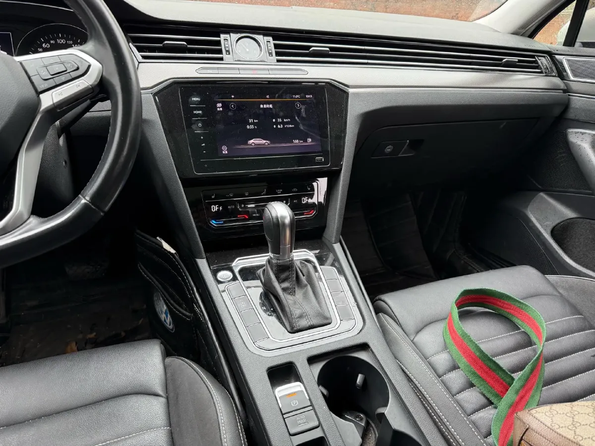 2020 Volkswagen Magotan 2.0T 186HP L4 7DCT,autocango,china used car exporter,china ev exporter,chinese used car exporter,chinese used ev exporter