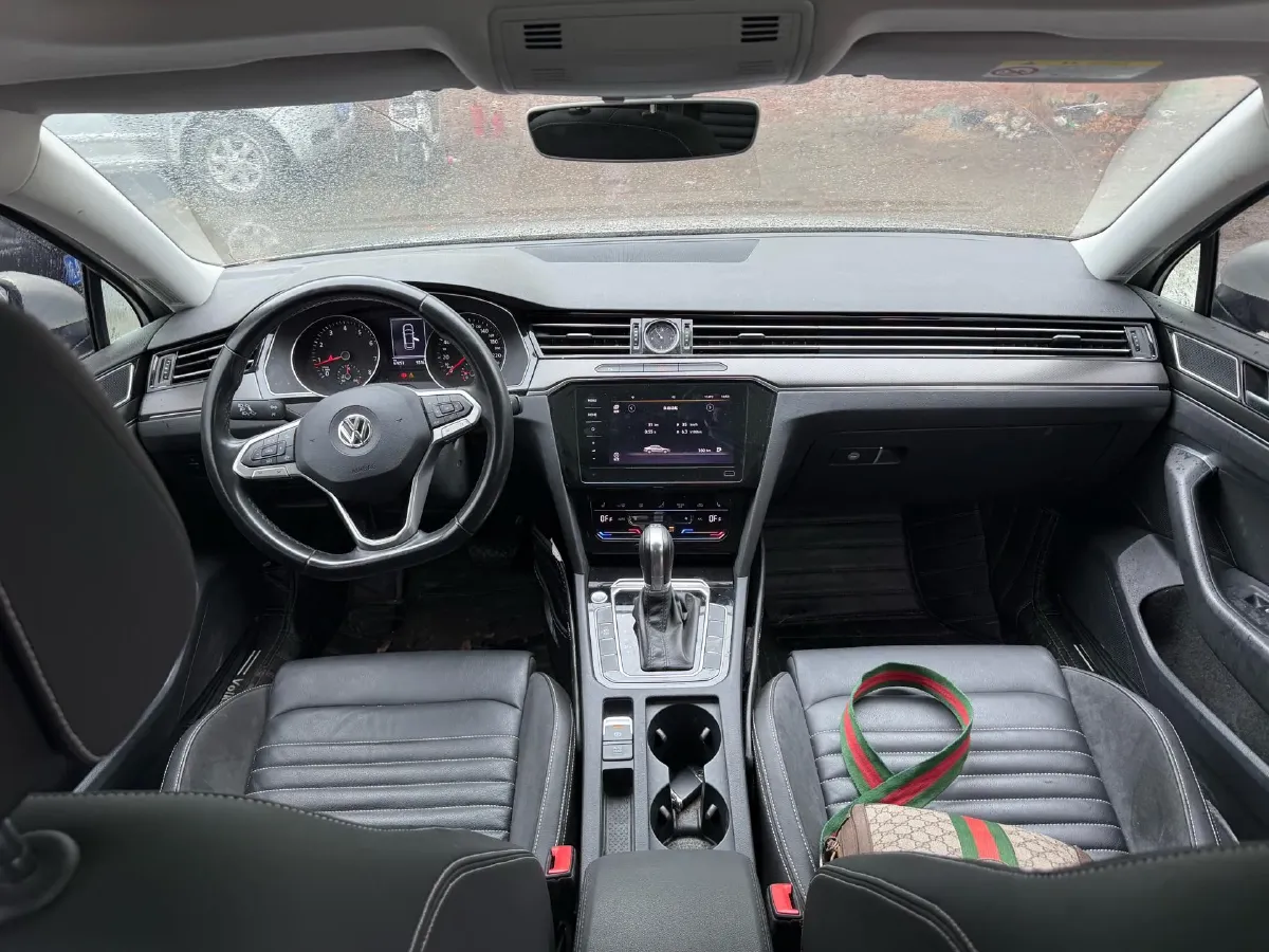 2020 Volkswagen Magotan 2.0T 186HP L4 7DCT,autocango,china used car exporter,china ev exporter,chinese used car exporter,chinese used ev exporter