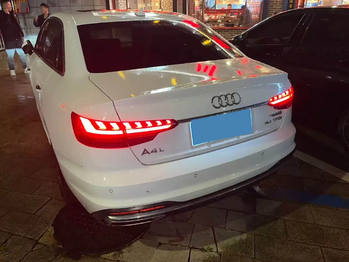 2020 Audi A4L 2.0T 190HP L4 7DCT,autocango,china used car exporter,china ev exporter,chinese used car exporter,chinese used ev exporter