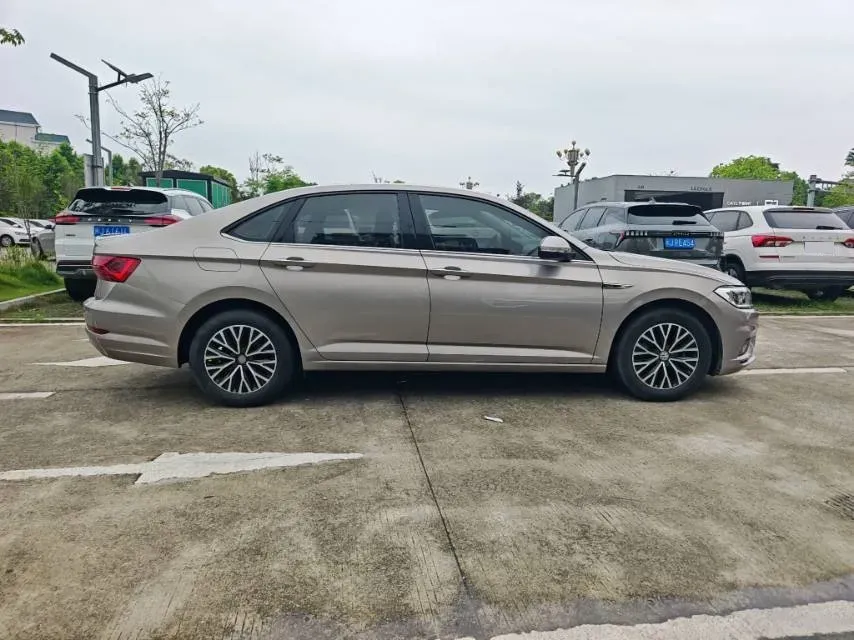 2019 Jeep Renegade 1.3T 173HP L4 7DCT,autocango,china used car exporter,china ev exporter,chinese used car exporter,chinese used ev exporter