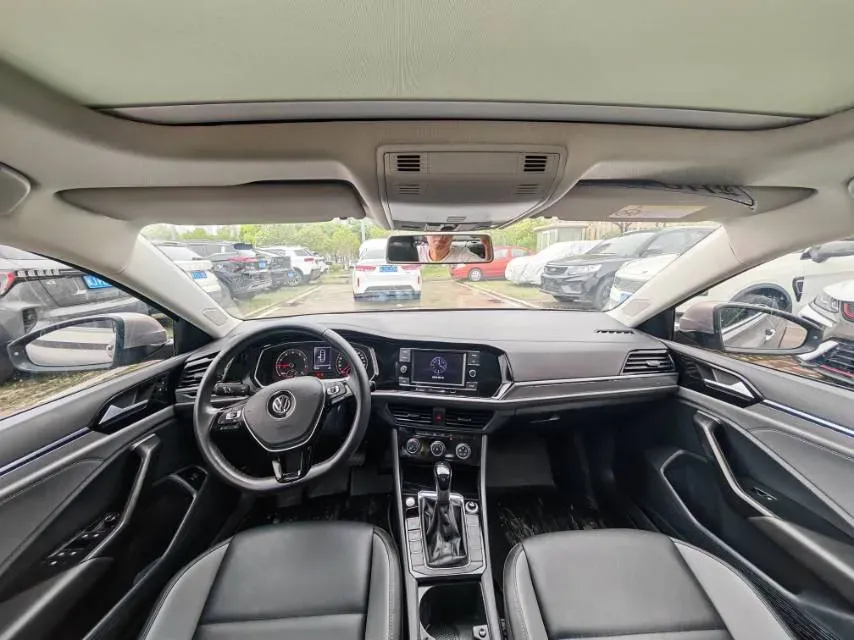 2019 Jeep Renegade 1.3T 173HP L4 7DCT,autocango,china used car exporter,china ev exporter,chinese used car exporter,chinese used ev exporter