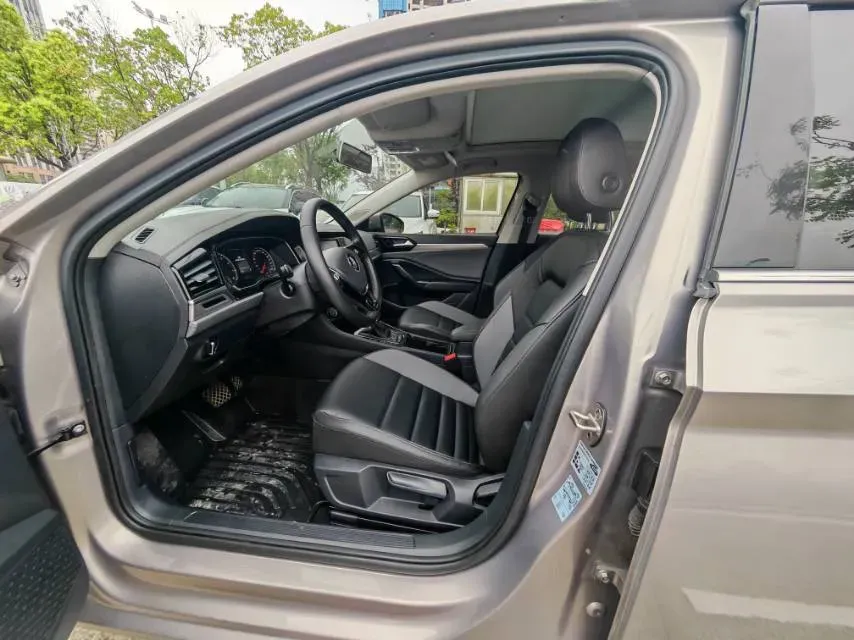 2019 Jeep Renegade 1.3T 173HP L4 7DCT,autocango,china used car exporter,china ev exporter,chinese used car exporter,chinese used ev exporter