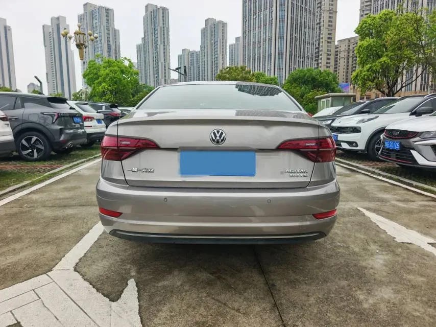 2019 Jeep Renegade 1.3T 173HP L4 7DCT,autocango,china used car exporter,china ev exporter,chinese used car exporter,chinese used ev exporter