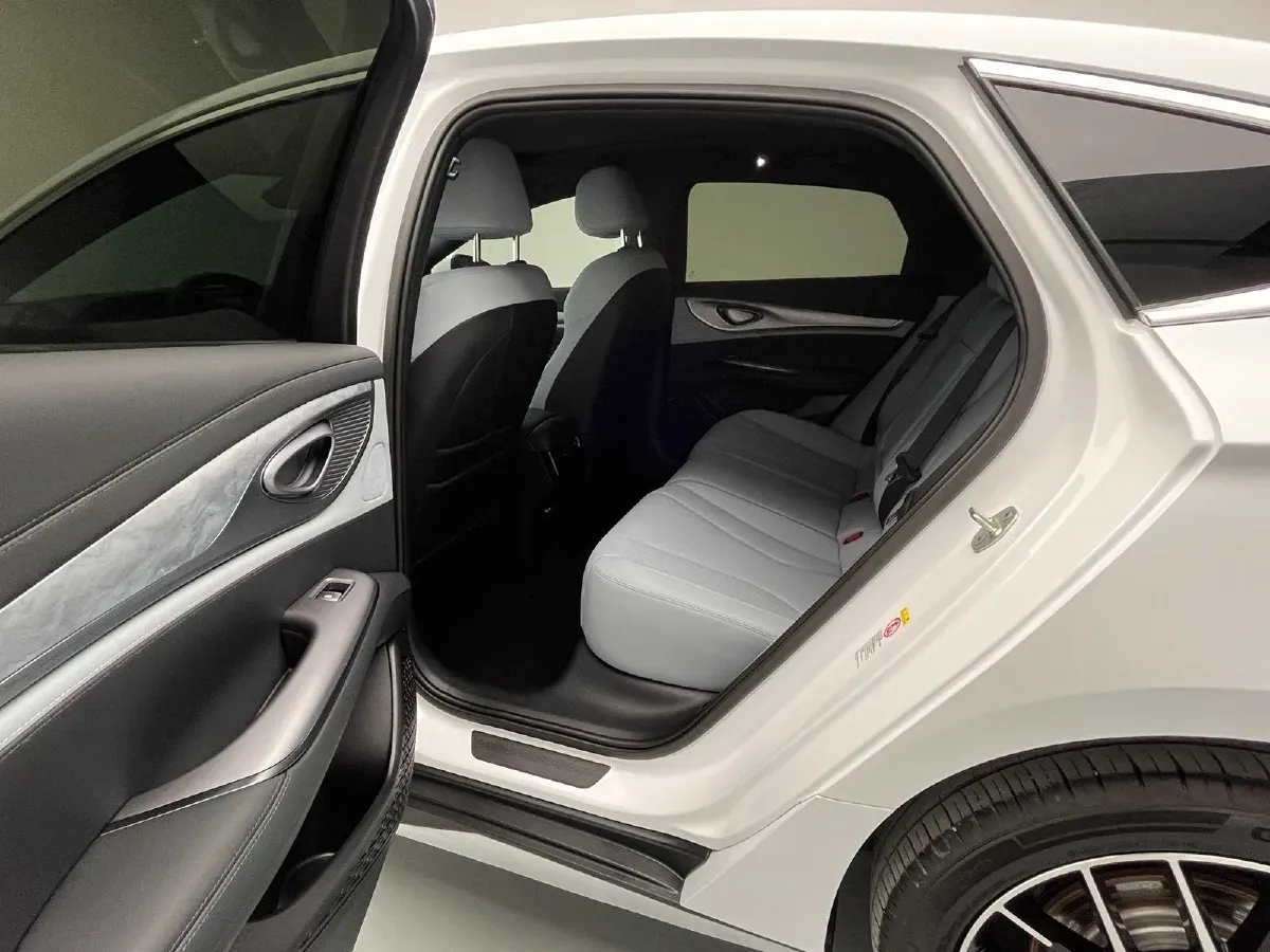 2024 BYD Seal 1.5L 110HP L4 E-CVT PHEV 17.6KWH,autocango,china used car exporter,china ev exporter,chinese used car exporter,chinese used ev exporter