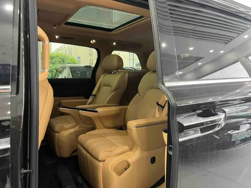 2025 Voyah Dream 1.5T 150HP L4 PHEV 41.7KWH,autocango,china used car exporter,china ev exporter,chinese used car exporter,chinese used ev exporter