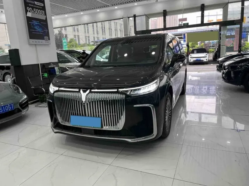 2025 Voyah Dream 1.5T 150HP L4 PHEV 41.7KWH,autocango,china used car exporter,china ev exporter,chinese used car exporter,chinese used ev exporter