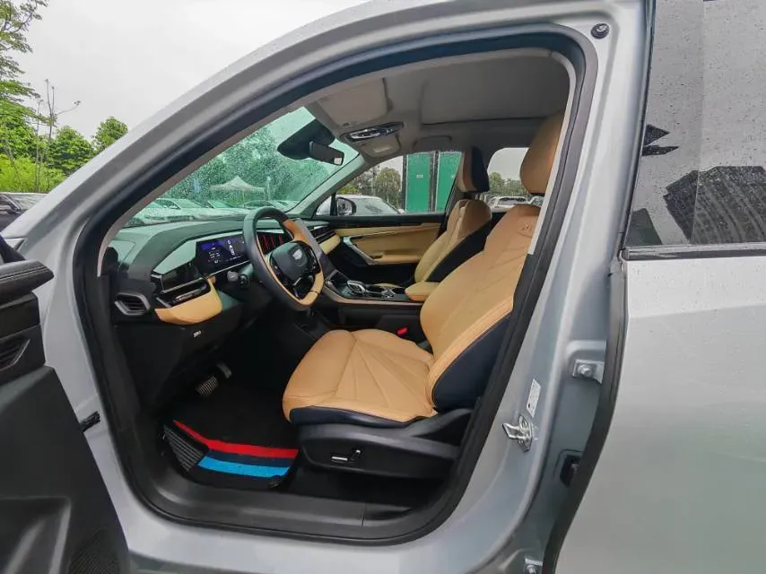 2023 Geely StarRay 1.5T 181HP L4 7DCT,autocango,china used car exporter,china ev exporter,chinese used car exporter,chinese used ev exporter