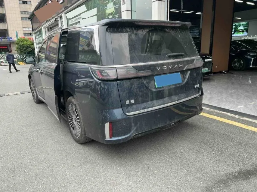 2025 Voyah Dream 1.5T 150HP L4 PHEV 41.7KWH,autocango,china used car exporter,china ev exporter,chinese used car exporter,chinese used ev exporter