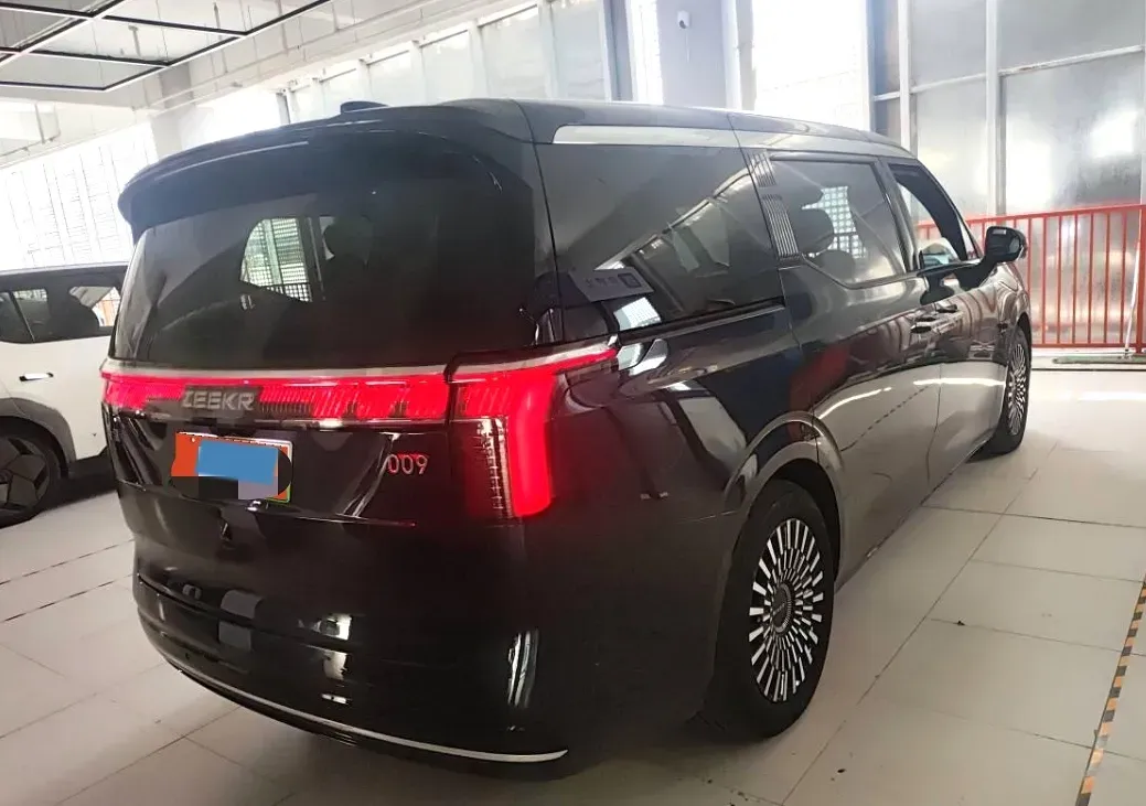 2022 Zeekr 009 BEV 116KWH,autocango,china used car exporter,china ev exporter,chinese used car exporter,chinese used ev exporter