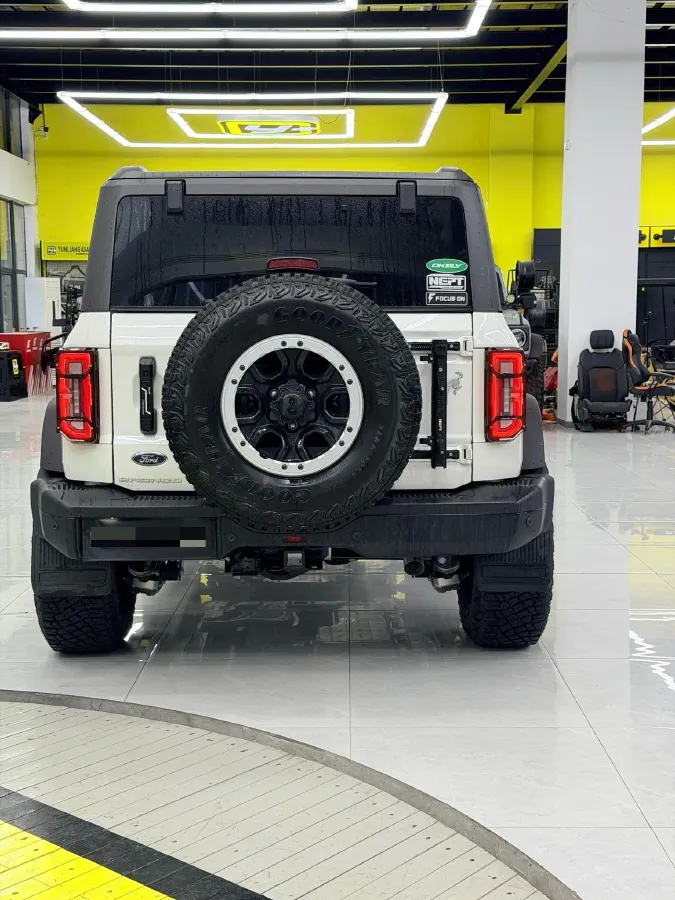 2024 Ford Bronco 2.3T 275HP L4 10AT,autocango,china used car exporter,china ev exporter,chinese used car exporter,chinese used ev exporter