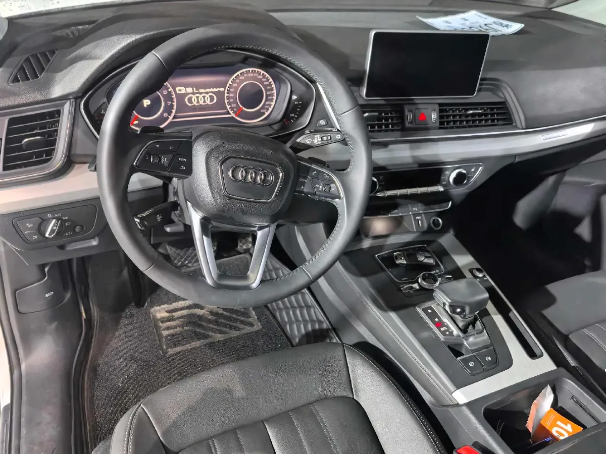 2020 Audi Q5L 2.0T 190HP L4 7DCT,autocango,china used car exporter,china ev exporter,chinese used car exporter,chinese used ev exporter