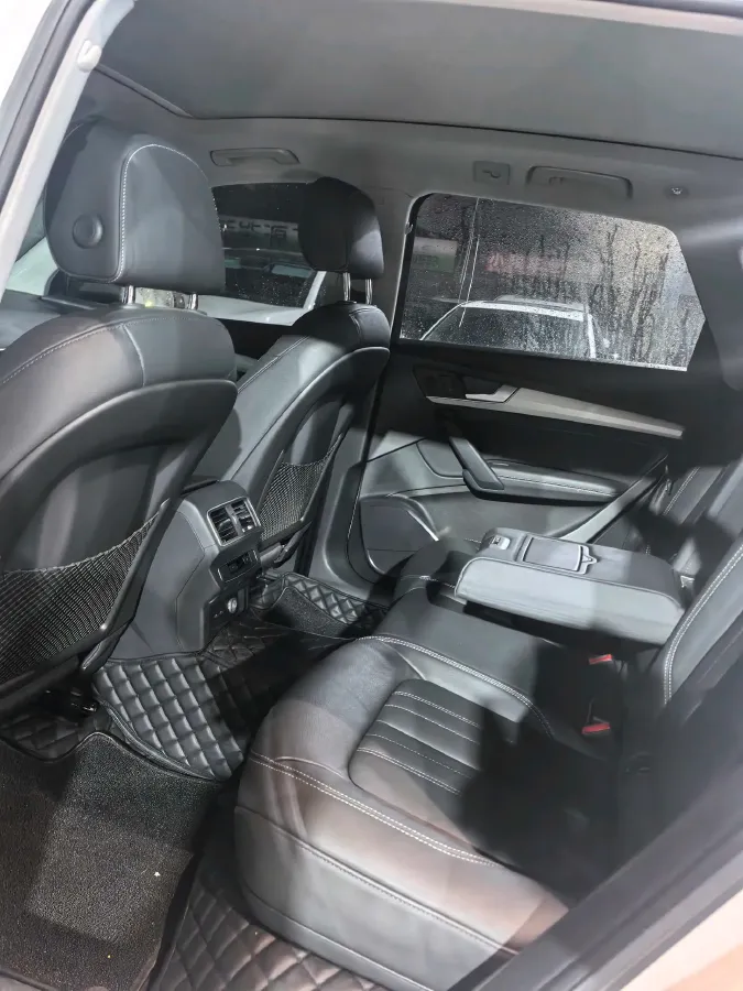 2020 Audi Q5L 2.0T 190HP L4 7DCT,autocango,china used car exporter,china ev exporter,chinese used car exporter,chinese used ev exporter