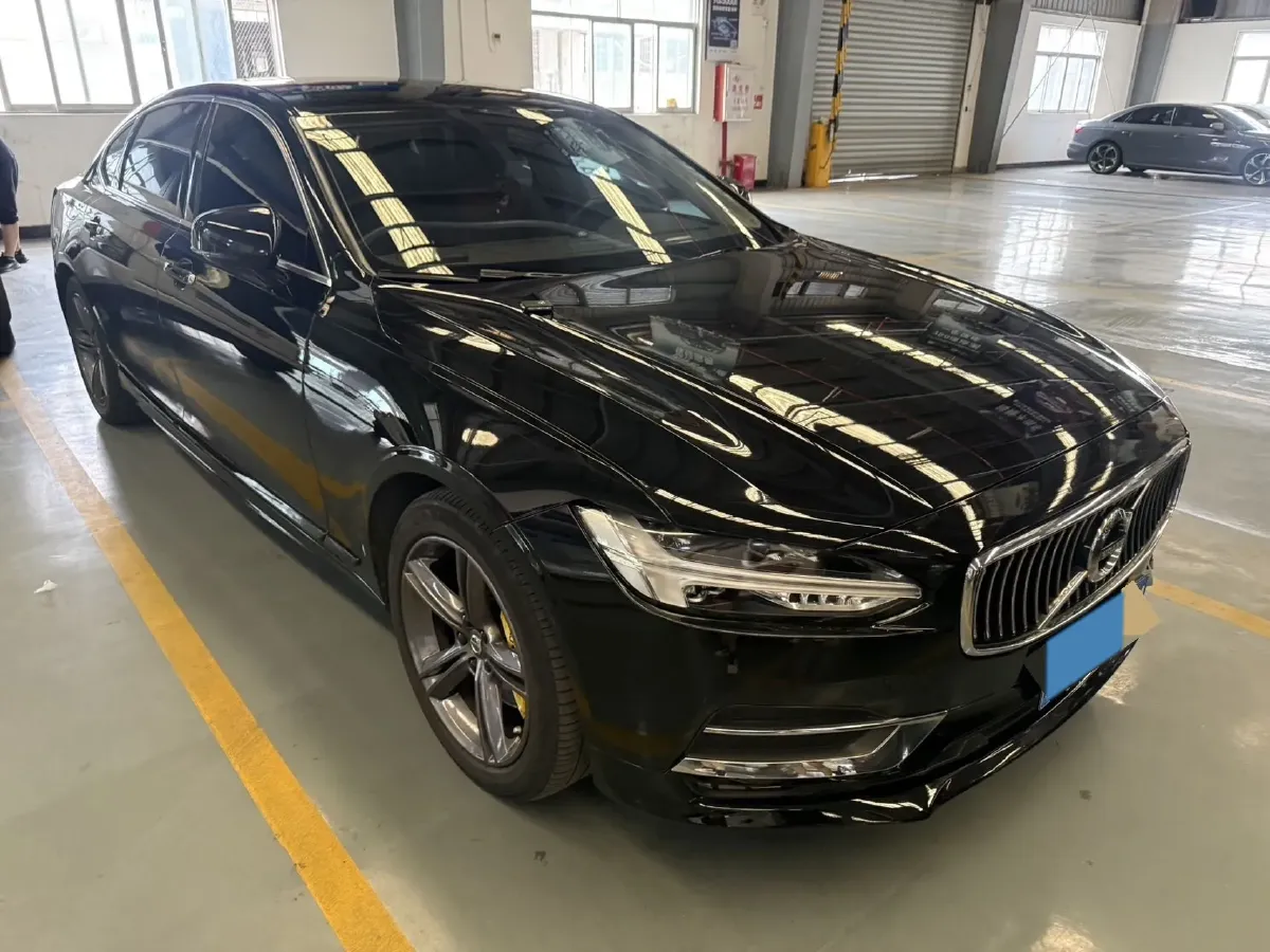 2019 Mercedes-Benz E Class 1.5T 184HP L4 9AT,autocango,china used car exporter,china ev exporter,chinese used car exporter,chinese used ev exporter