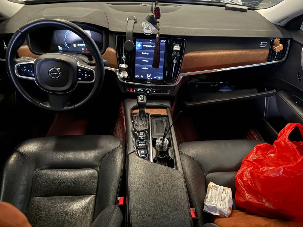 2019 Mercedes-Benz E Class 1.5T 184HP L4 9AT,autocango,china used car exporter,china ev exporter,chinese used car exporter,chinese used ev exporter