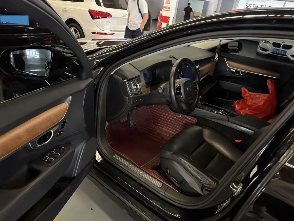 2019 Mercedes-Benz E Class 1.5T 184HP L4 9AT,autocango,china used car exporter,china ev exporter,chinese used car exporter,chinese used ev exporter