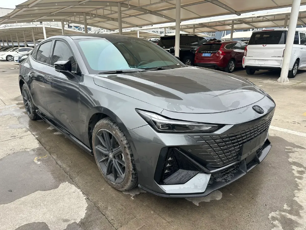 2023 ChangAn UNI-V 1.5T 188HP L4 7DCT,autocango,china used car exporter,china ev exporter,chinese used car exporter,chinese used ev exporter