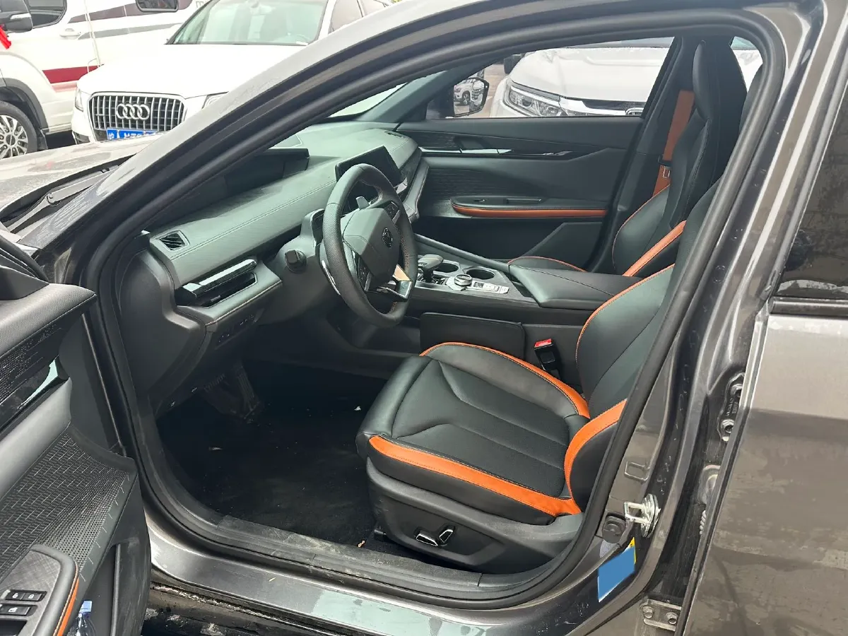 2023 ChangAn UNI-V 1.5T 188HP L4 7DCT,autocango,china used car exporter,china ev exporter,chinese used car exporter,chinese used ev exporter