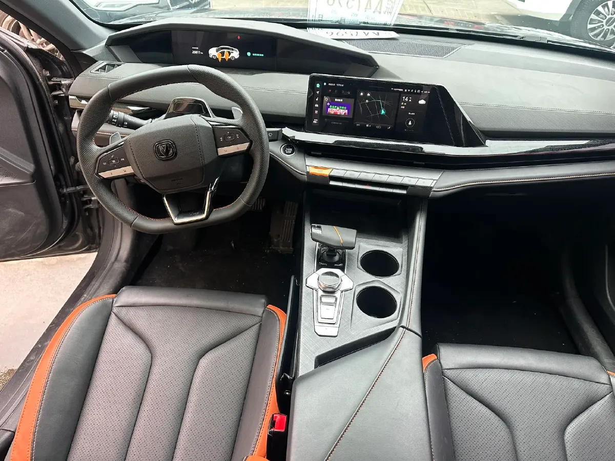 2023 ChangAn UNI-V 1.5T 188HP L4 7DCT,autocango,china used car exporter,china ev exporter,chinese used car exporter,chinese used ev exporter