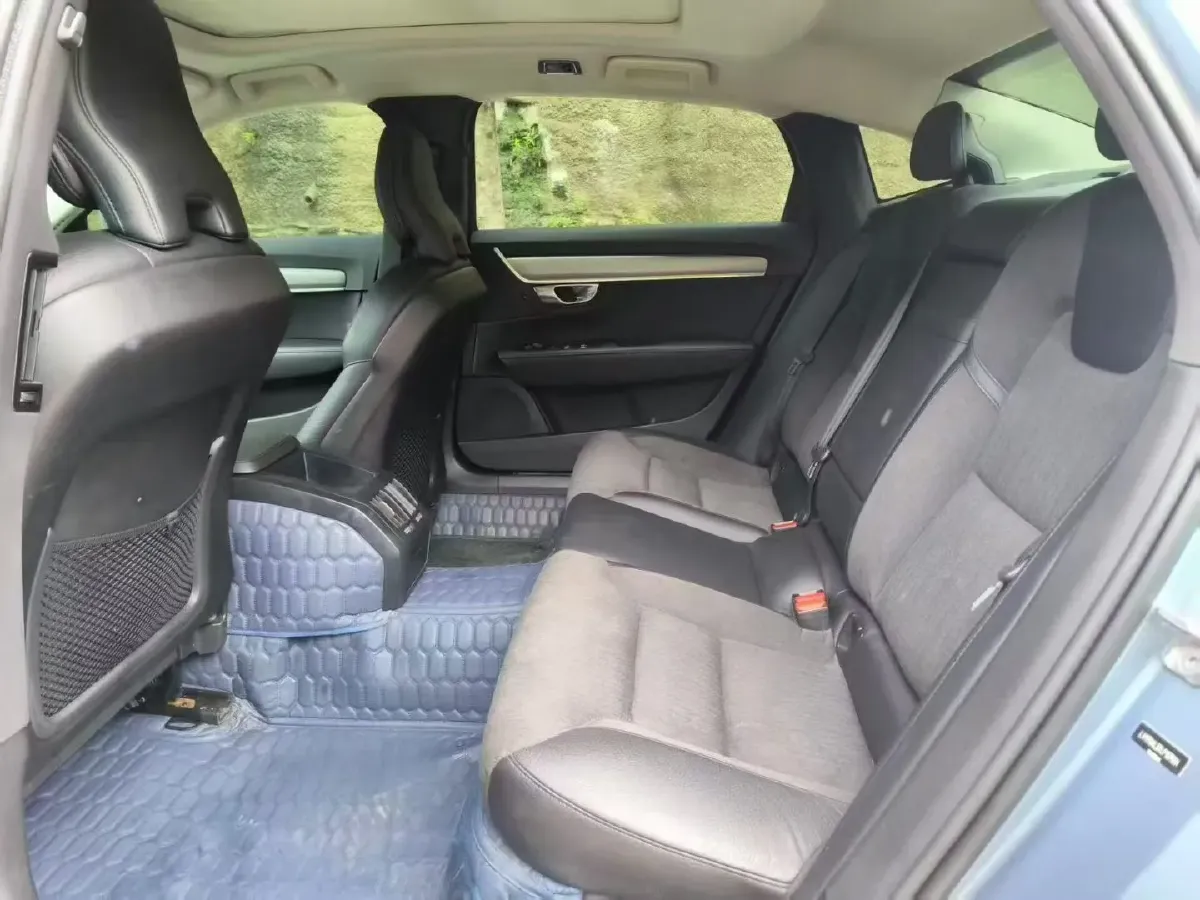 2020 Volvo S90 2.0T 190HP L4 8AT,autocango,china used car exporter,china ev exporter,chinese used car exporter,chinese used ev exporter