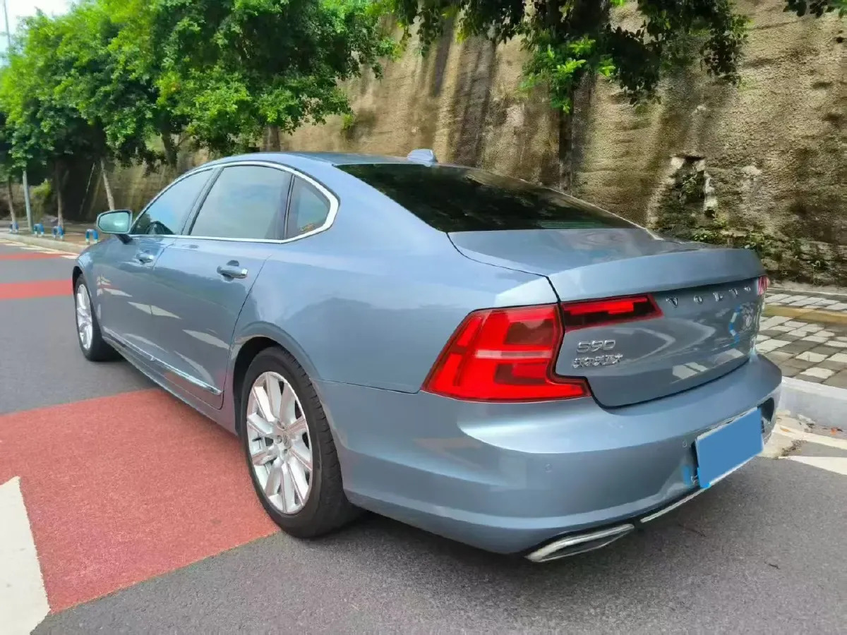 2020 Volvo S90 2.0T 190HP L4 8AT,autocango,china used car exporter,china ev exporter,chinese used car exporter,chinese used ev exporter
