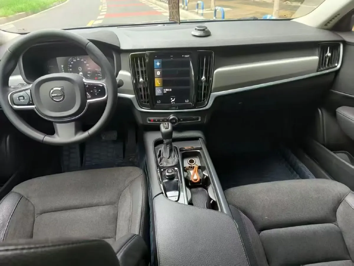 2020 Volvo S90 2.0T 190HP L4 8AT,autocango,china used car exporter,china ev exporter,chinese used car exporter,chinese used ev exporter