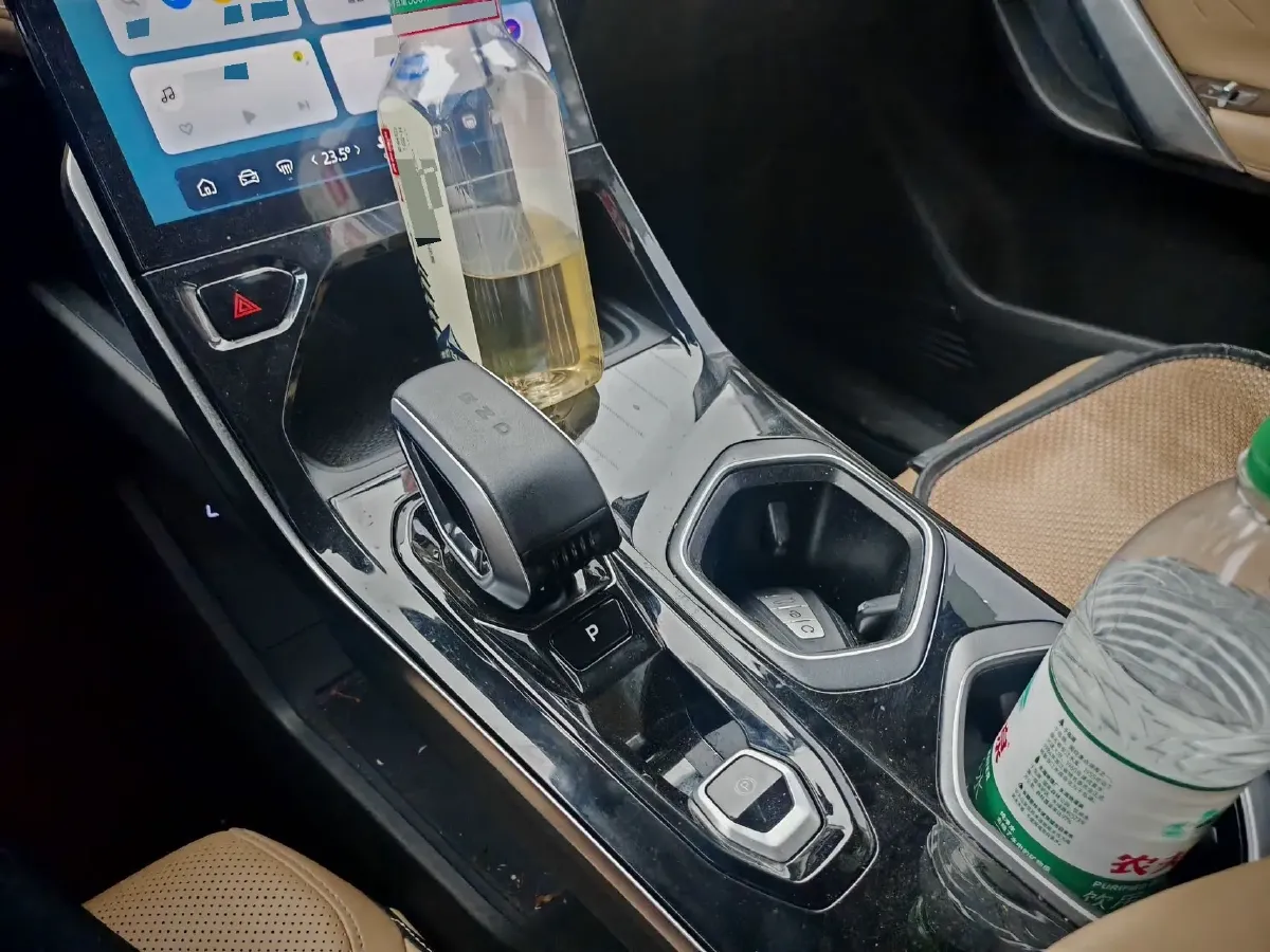 2023 Geely StarRay 2.0T 218HP L4 7DCT,autocango,china used car exporter,china ev exporter,chinese used car exporter,chinese used ev exporter