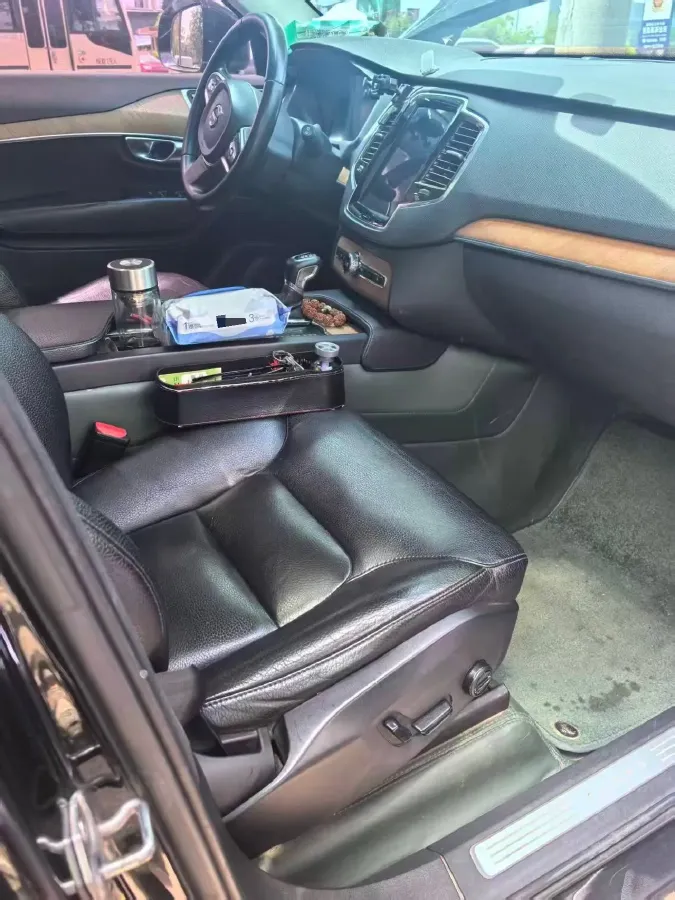 2019 Volvo XC90 2.0T 320HP L4 8AT,autocango,china used car exporter,china ev exporter,chinese used car exporter,chinese used ev exporter