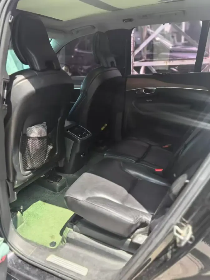 2019 Volvo XC90 2.0T 320HP L4 8AT,autocango,china used car exporter,china ev exporter,chinese used car exporter,chinese used ev exporter