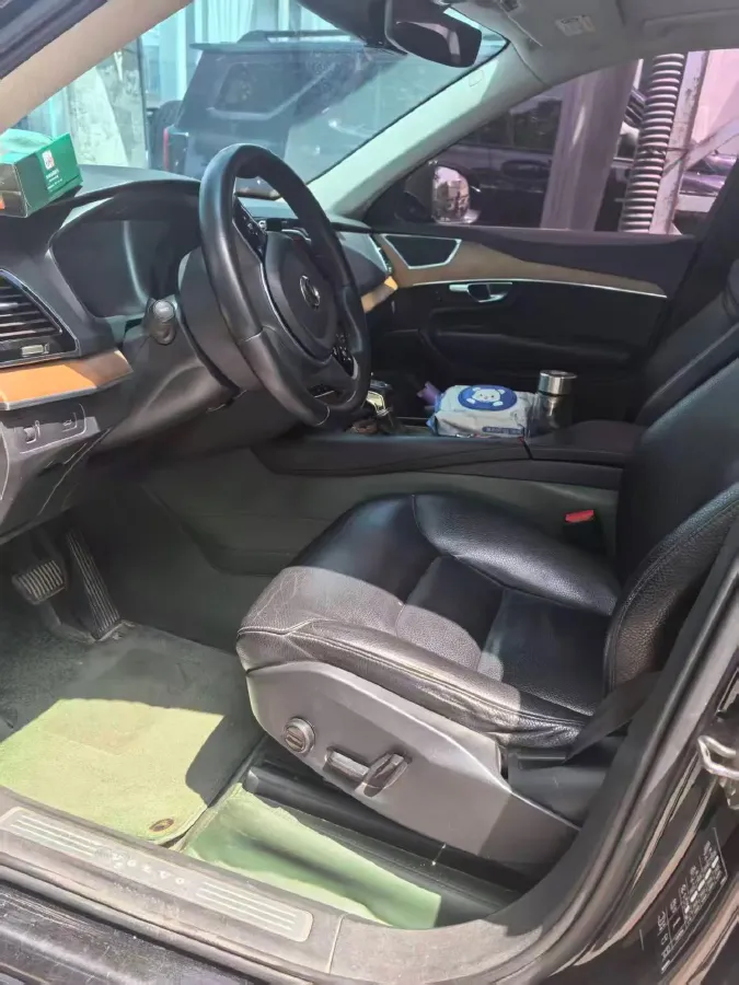 2019 Volvo XC90 2.0T 320HP L4 8AT,autocango,china used car exporter,china ev exporter,chinese used car exporter,chinese used ev exporter