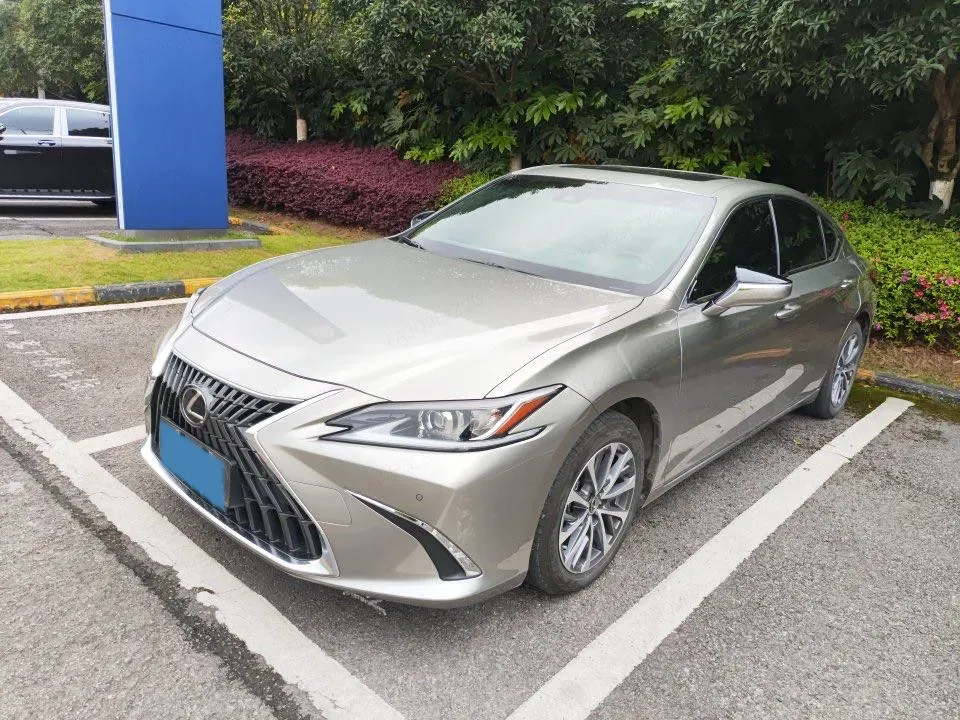 2023 Lexus ES 2.0L 173HP L4 CVT,autocango,china used car exporter,china ev exporter,chinese used car exporter,chinese used ev exporter