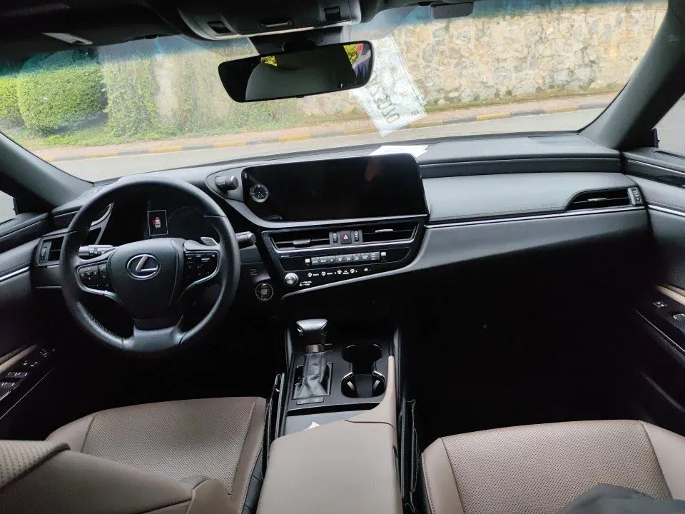 2023 Lexus ES 2.0L 173HP L4 CVT,autocango,china used car exporter,china ev exporter,chinese used car exporter,chinese used ev exporter