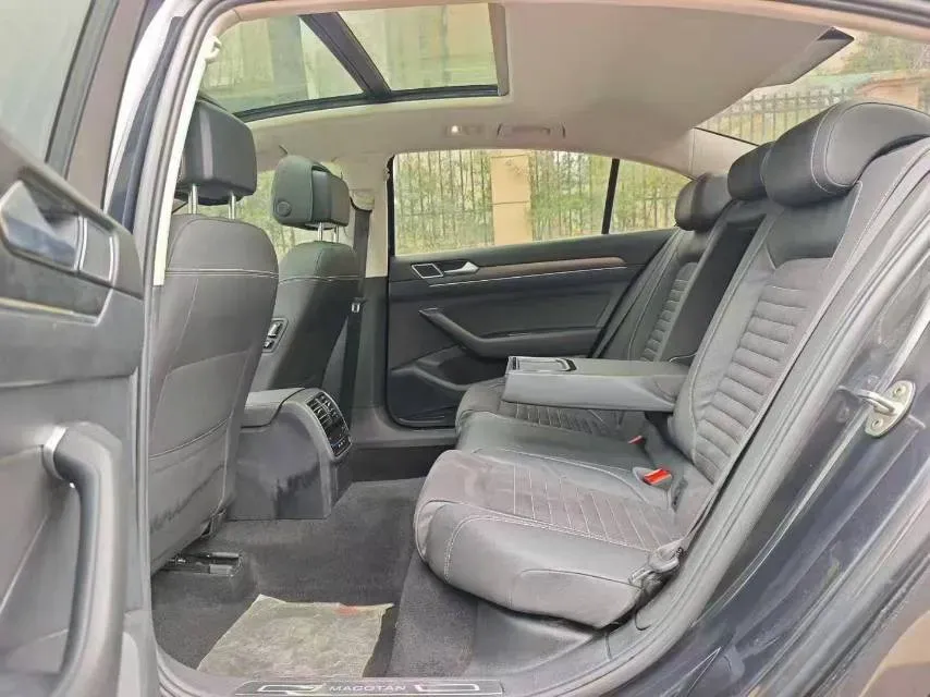 2021 Volkswagen Magotan 2.0T 186HP L4 7DCT,autocango,china used car exporter,china ev exporter,chinese used car exporter,chinese used ev exporter