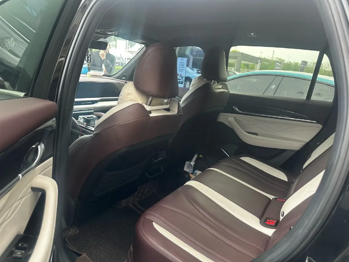 2021 Geely Monjaro 2.0T 218HP L4 7DCT,autocango,china used car exporter,china ev exporter,chinese used car exporter,chinese used ev exporter