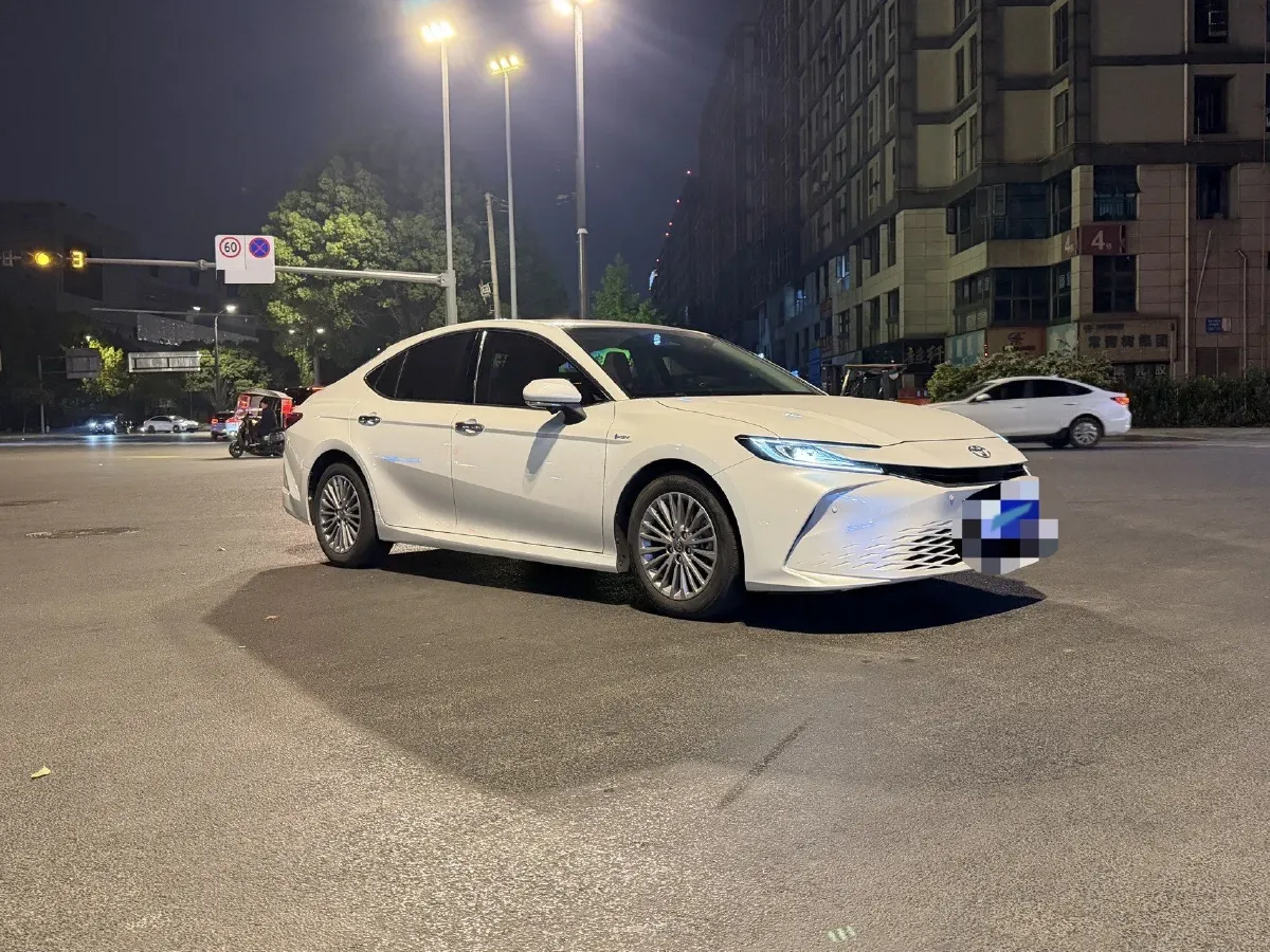 2024 Toyota Camry 2.0L 152HP L4 E-CVT Hybrid,autocango,china used car exporter,china ev exporter,chinese used car exporter,chinese used ev exporter
