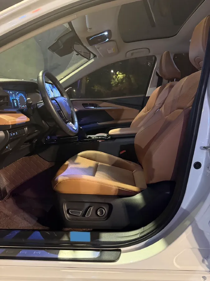 2024 Toyota Camry 2.0L 152HP L4 E-CVT Hybrid,autocango,china used car exporter,china ev exporter,chinese used car exporter,chinese used ev exporter