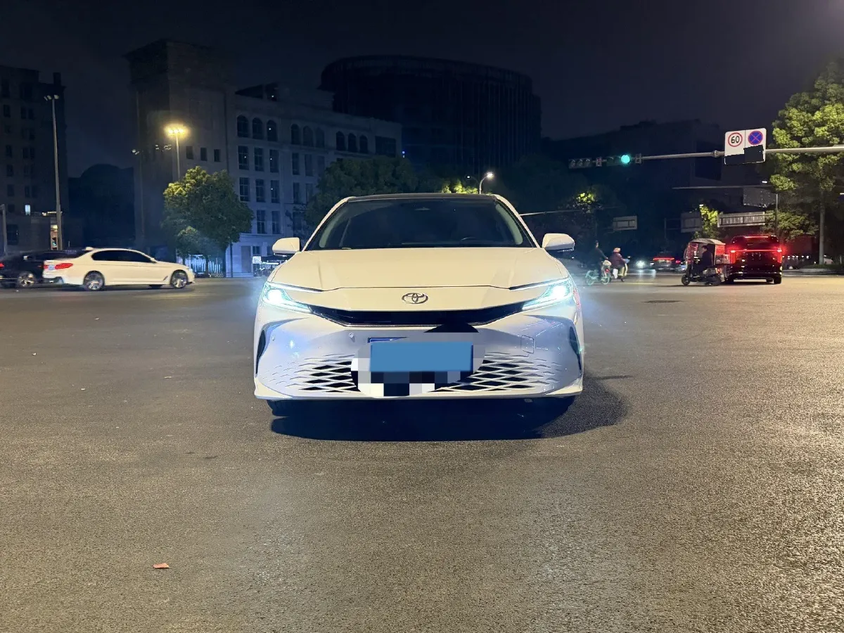 2024 Toyota Camry 2.0L 152HP L4 E-CVT Hybrid,autocango,china used car exporter,china ev exporter,chinese used car exporter,chinese used ev exporter