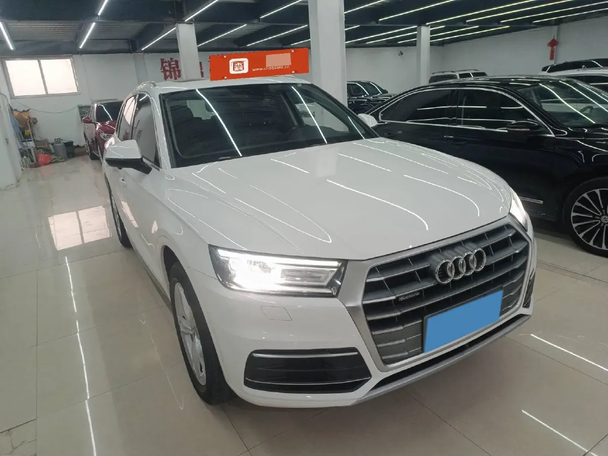 2020 Audi Q5L 2.0T 190HP L4 7DCT,autocango,china used car exporter,china ev exporter,chinese used car exporter,chinese used ev exporter