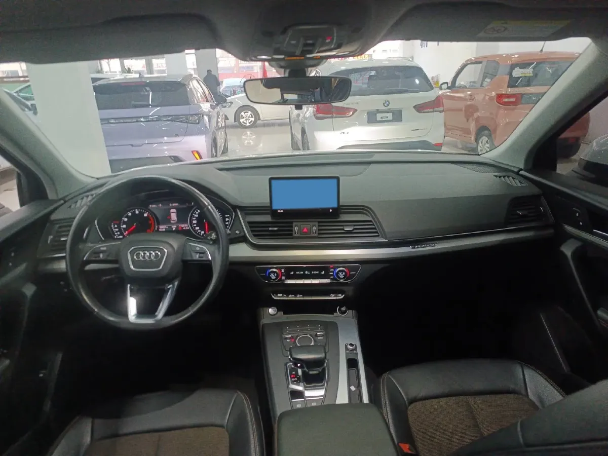 2020 Audi Q5L 2.0T 190HP L4 7DCT,autocango,china used car exporter,china ev exporter,chinese used car exporter,chinese used ev exporter