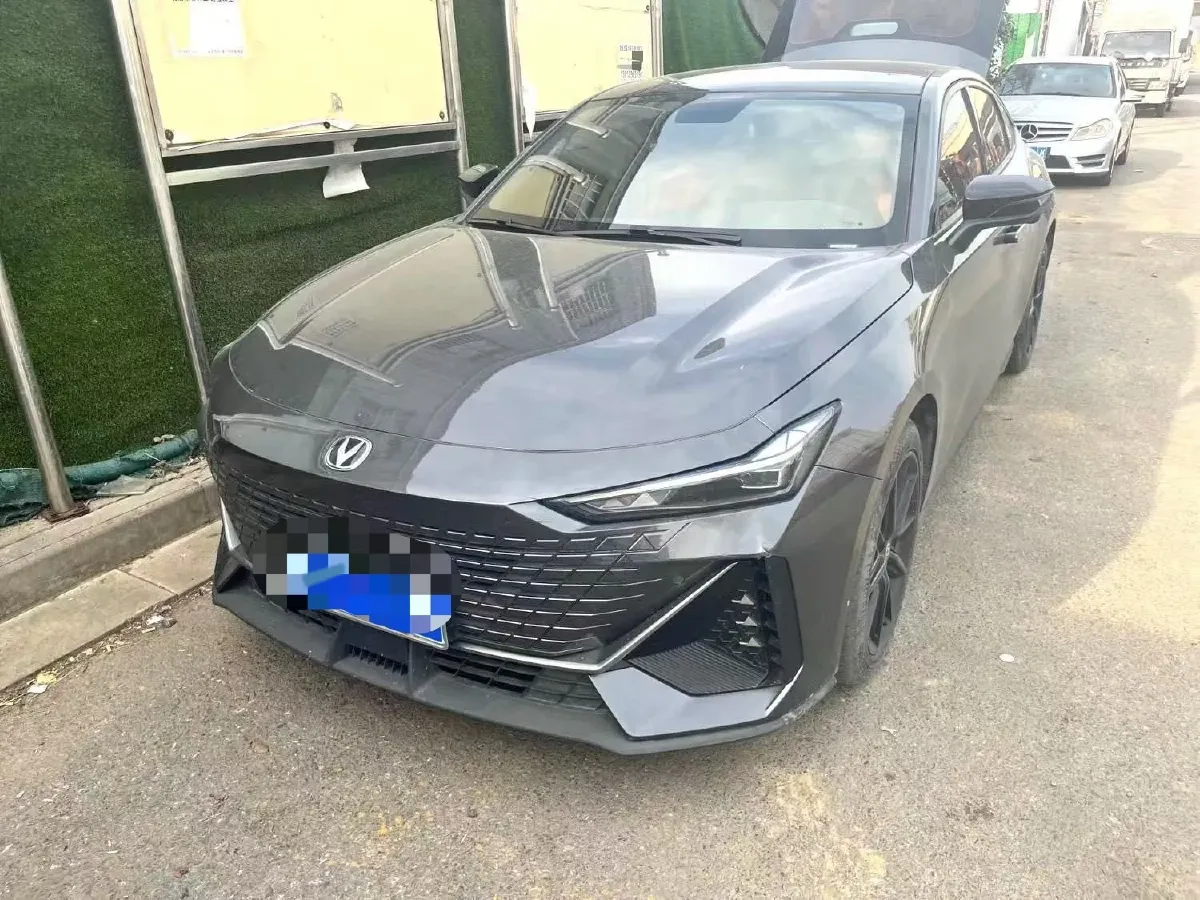 2023 ChangAn UNI-V 1.5T 188HP L4 7DCT,autocango,china used car exporter,china ev exporter,chinese used car exporter,chinese used ev exporter