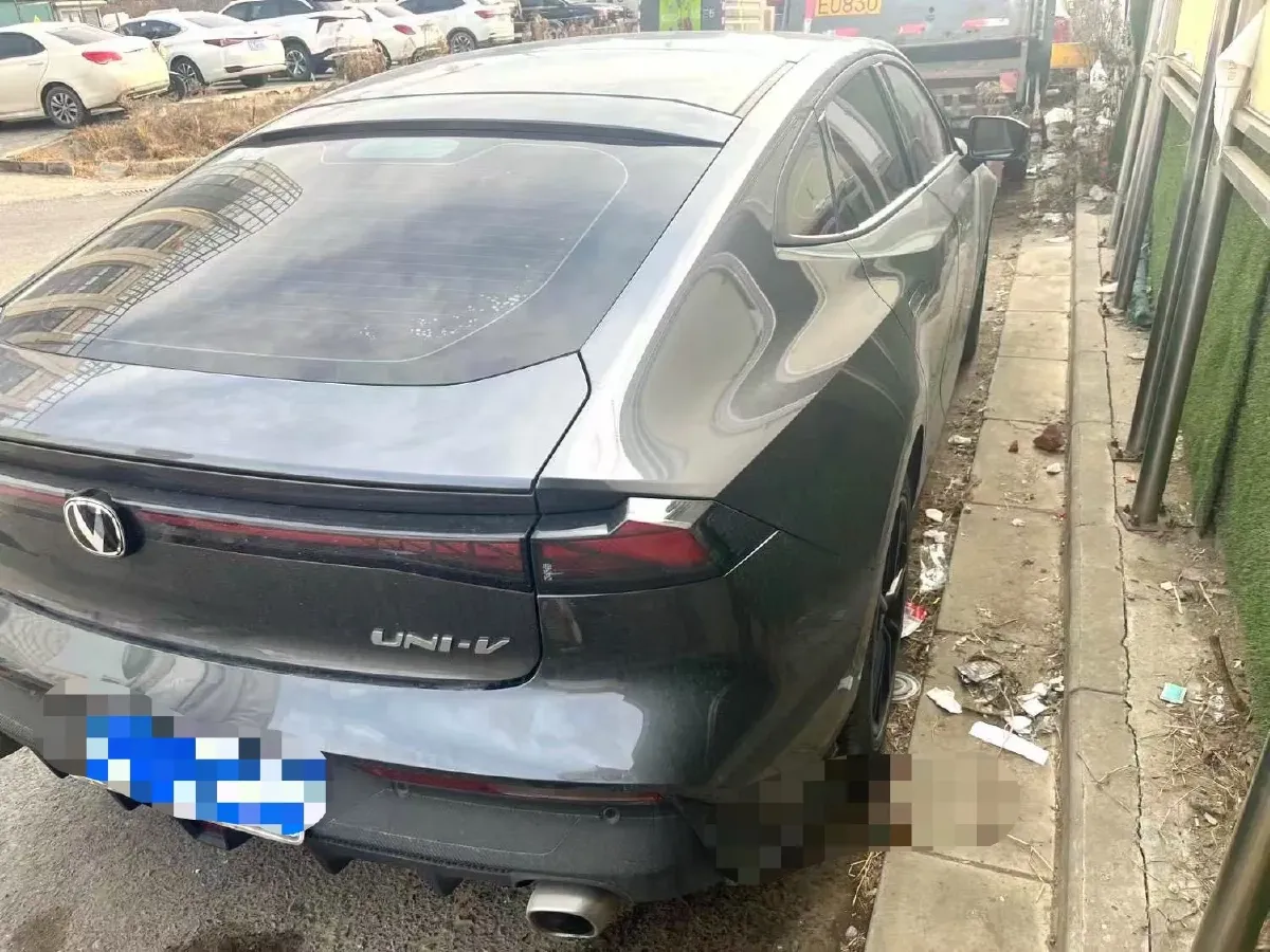 2023 ChangAn UNI-V 1.5T 188HP L4 7DCT,autocango,china used car exporter,china ev exporter,chinese used car exporter,chinese used ev exporter