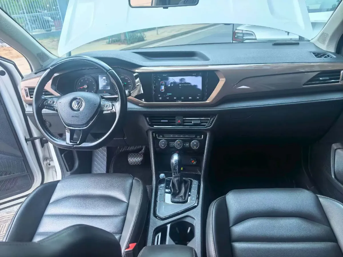 2021 Volkswagen Tharu 1.4T 150HP L4 7DCT,autocango,china used car exporter,china ev exporter,chinese used car exporter,chinese used ev exporter