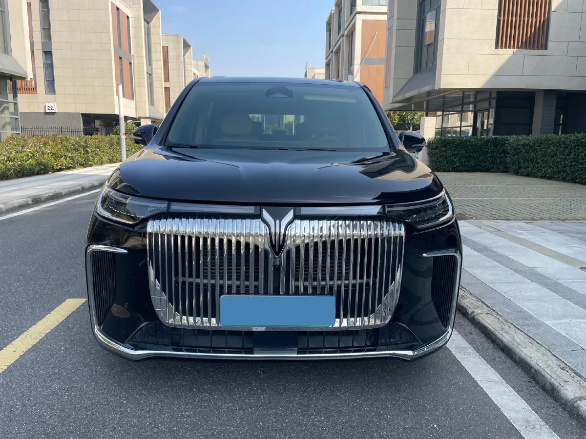 2025 Voyah Dream 1.5T 150HP L4 PHEV 41.7KWH,autocango,china used car exporter,china ev exporter,chinese used car exporter,chinese used ev exporter