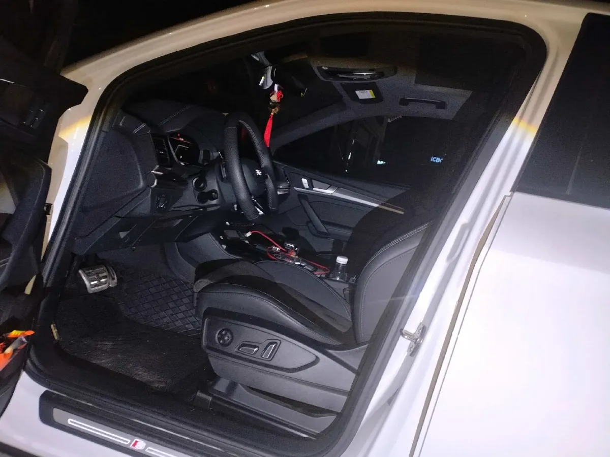 2024 Audi Q5L 2.0T 190HP L4 7DCT,autocango,china used car exporter,china ev exporter,chinese used car exporter,chinese used ev exporter