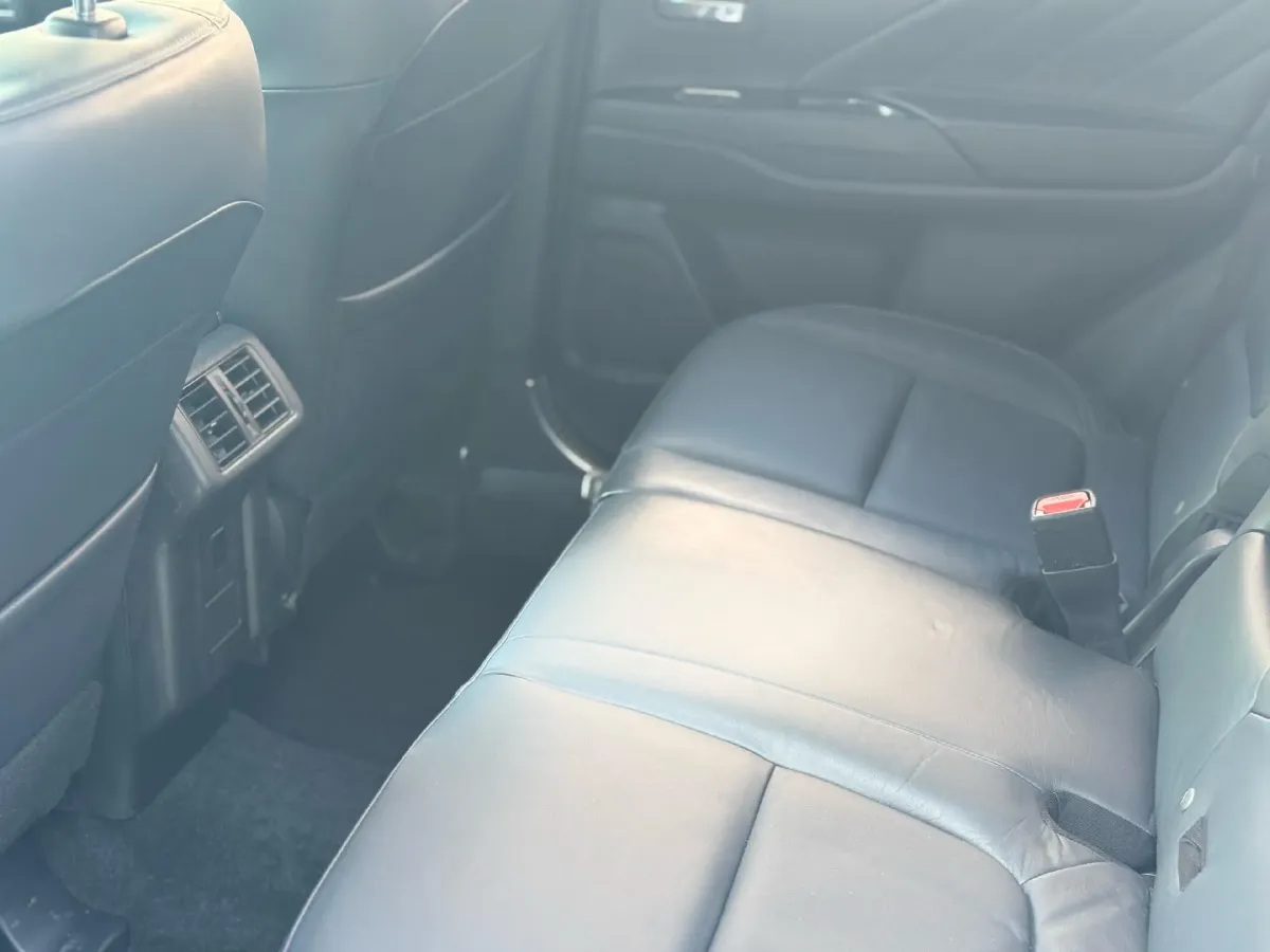 2019 Mitsubishi Outlander 2.4L 192HP L4 CVT,autocango,china used car exporter,china ev exporter,chinese used car exporter,chinese used ev exporter