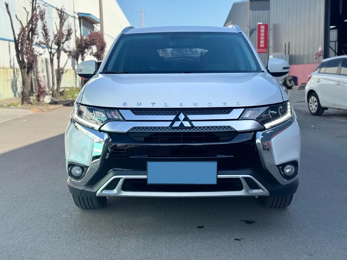 2019 Mitsubishi Outlander 2.4L 192HP L4 CVT,autocango,china used car exporter,china ev exporter,chinese used car exporter,chinese used ev exporter