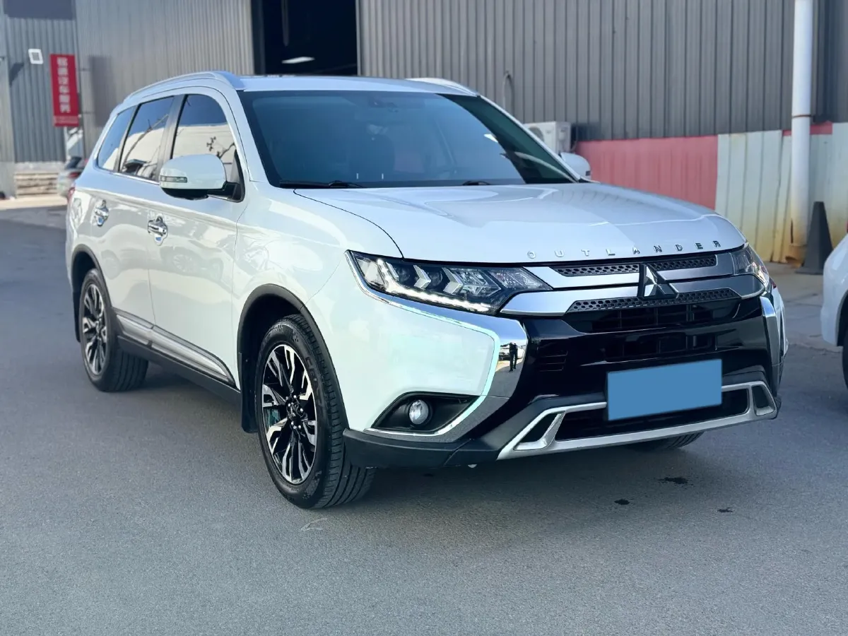 2019 Mitsubishi Outlander 2.4L 192HP L4 CVT,autocango,china used car exporter,china ev exporter,chinese used car exporter,chinese used ev exporter