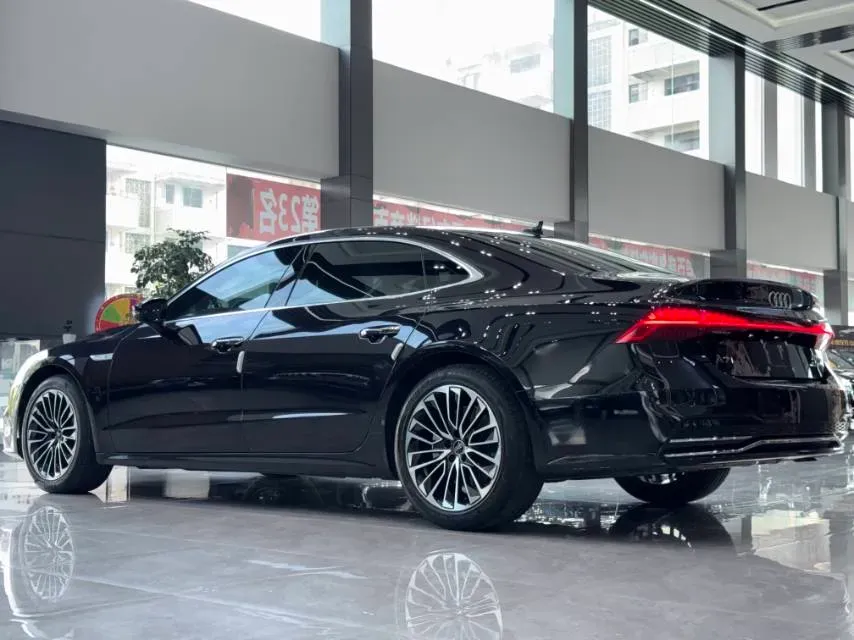 2024 Audi A7L 2.0T 245HP L4 7DCT,autocango,china used car exporter,china ev exporter,chinese used car exporter,chinese used ev exporter
