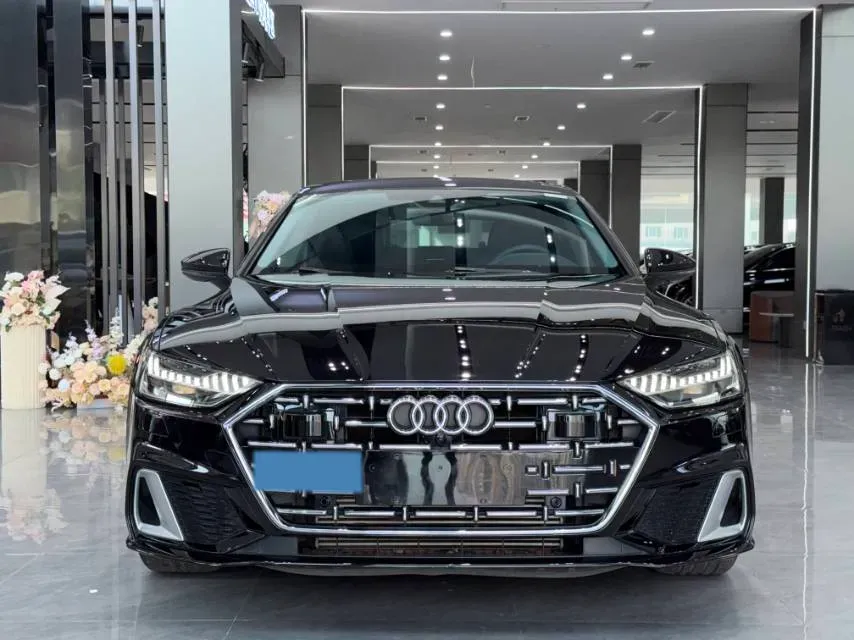 2024 Audi A7L 2.0T 245HP L4 7DCT,autocango,china used car exporter,china ev exporter,chinese used car exporter,chinese used ev exporter