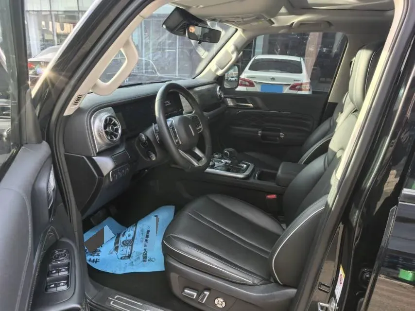 2021 Tank 300 2.0T 227HP L4 8AT,autocango,china used car exporter,china ev exporter,chinese used car exporter,chinese used ev exporter