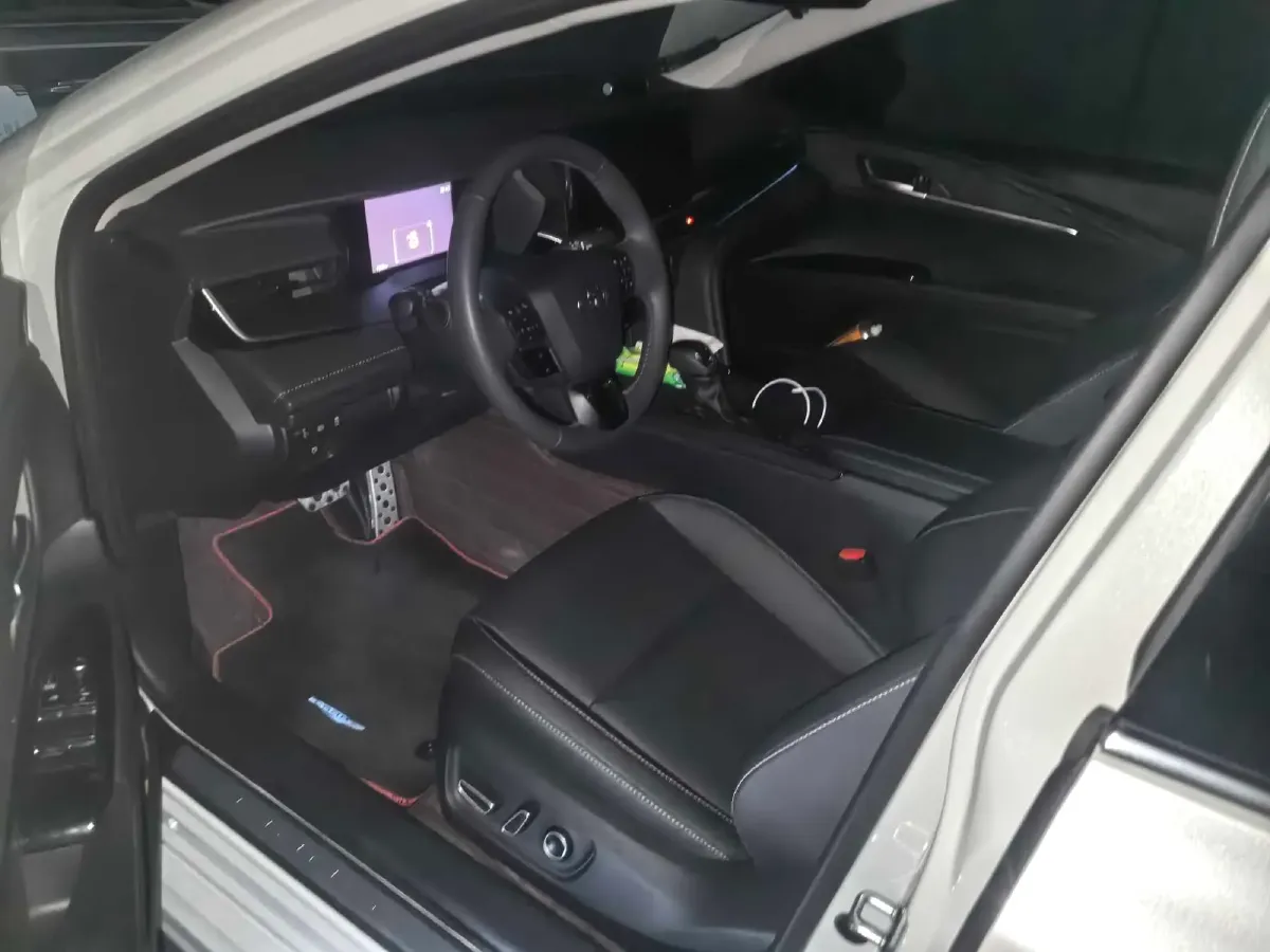 2026 Toyota Camry 2.0L 152HP L4 E-CVT Hybrid,autocango,china used car exporter,china ev exporter,chinese used car exporter,chinese used ev exporter